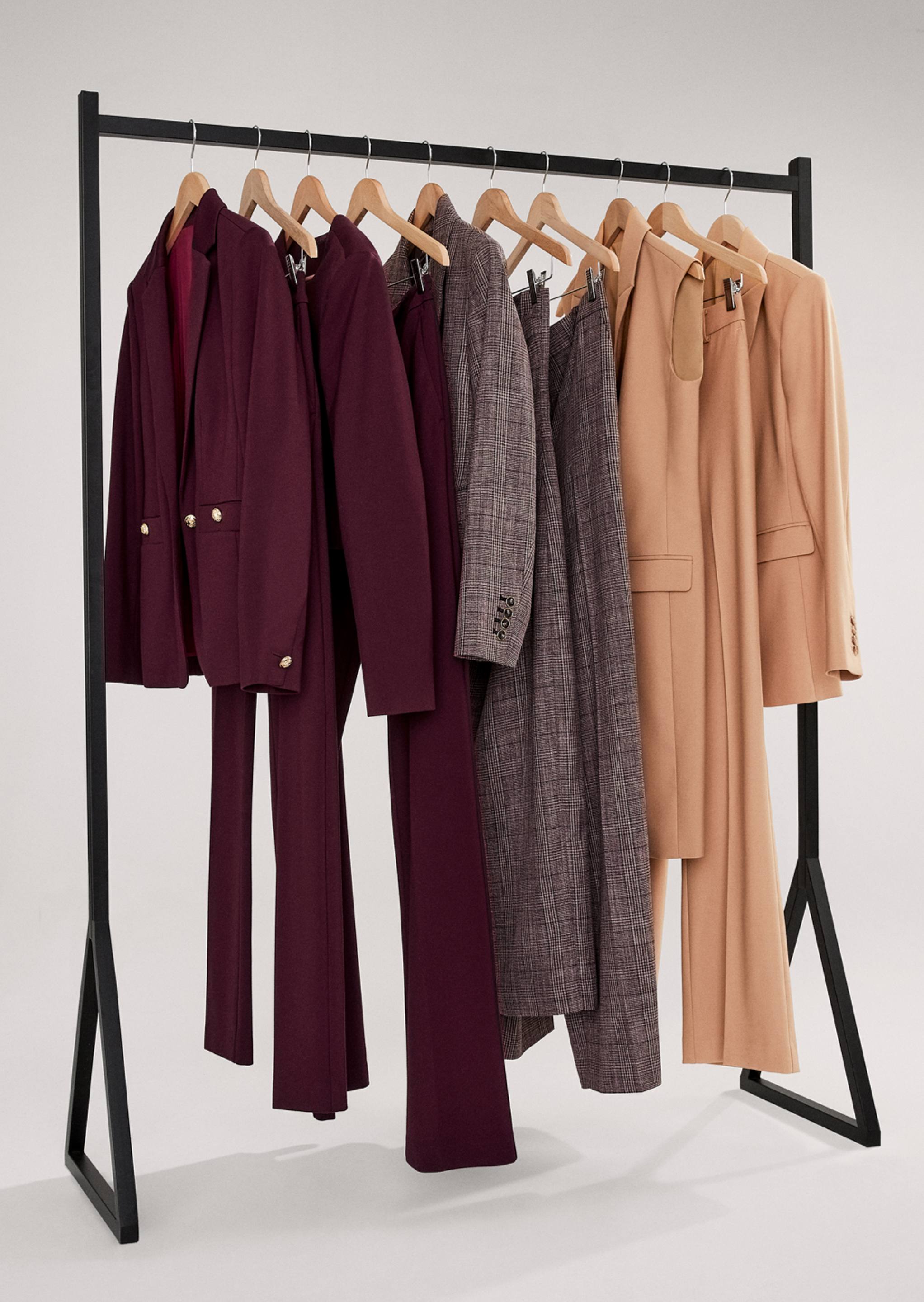 WHAT'S NEW IN SUITING
