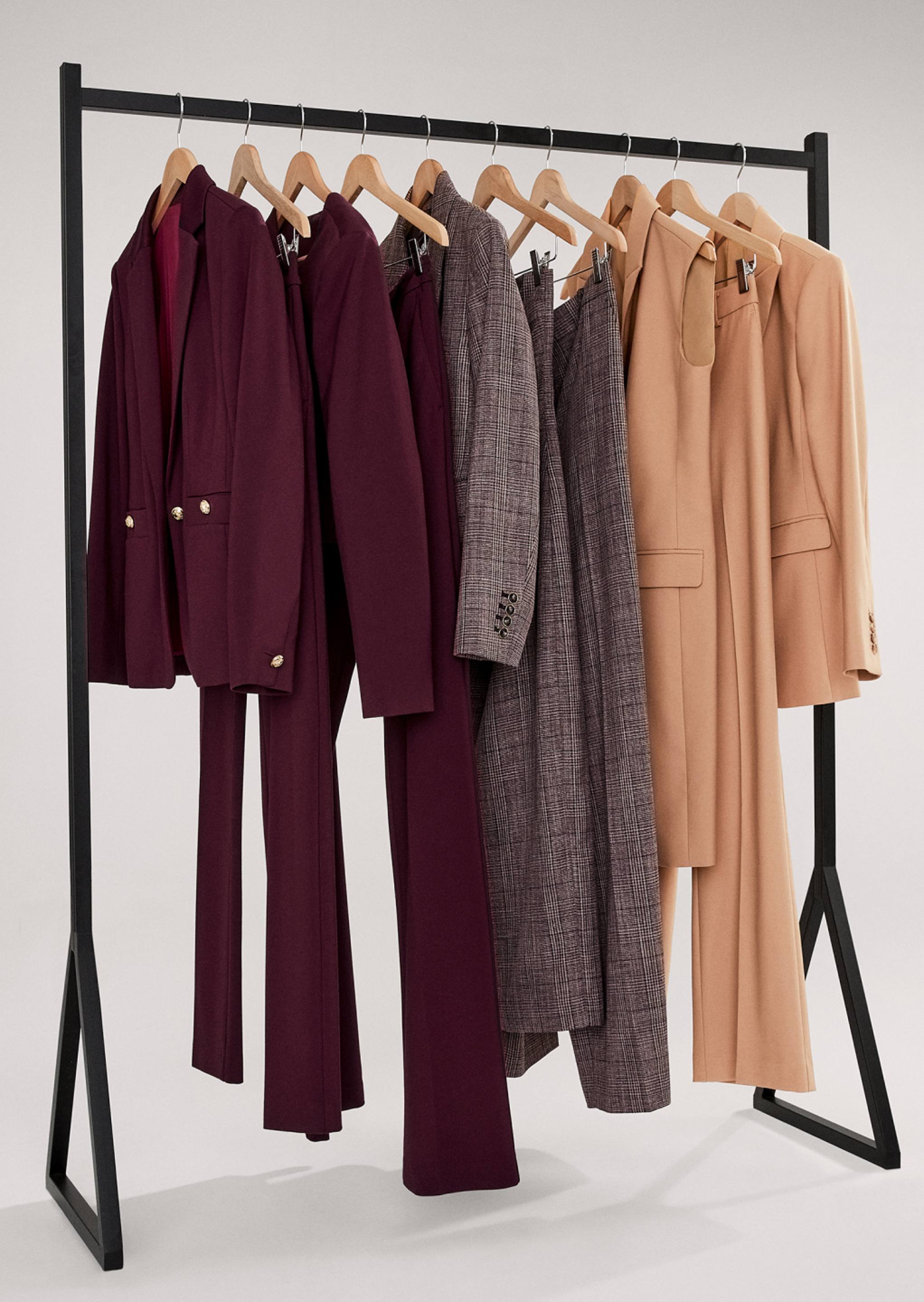CHIC SUITING