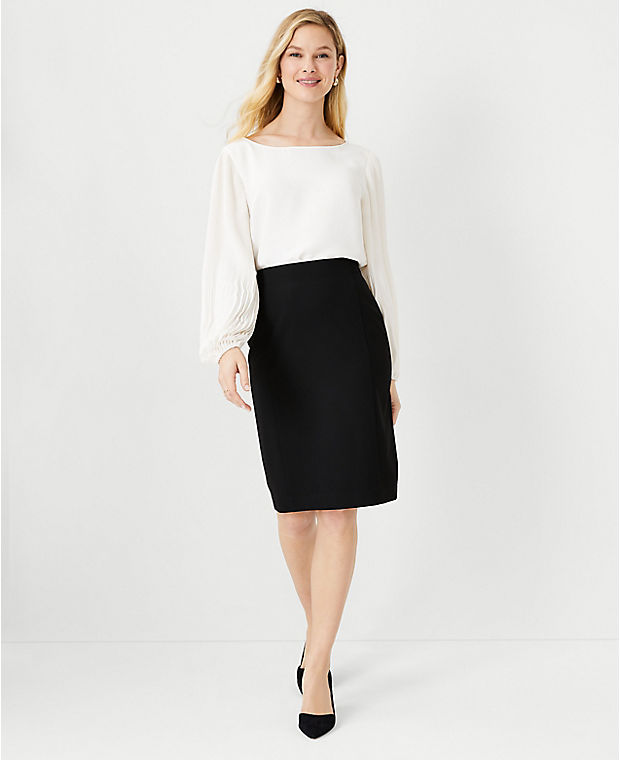 The Seamed Pencil Skirt in Seasonless Stretch