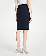 The Seamed Pencil Skirt in Seasonless Stretch - Curvy Fit carousel Product Image 2