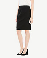 The Seamed Pencil Skirt in Seasonless Stretch - Curvy Fit carousel Product Image 4