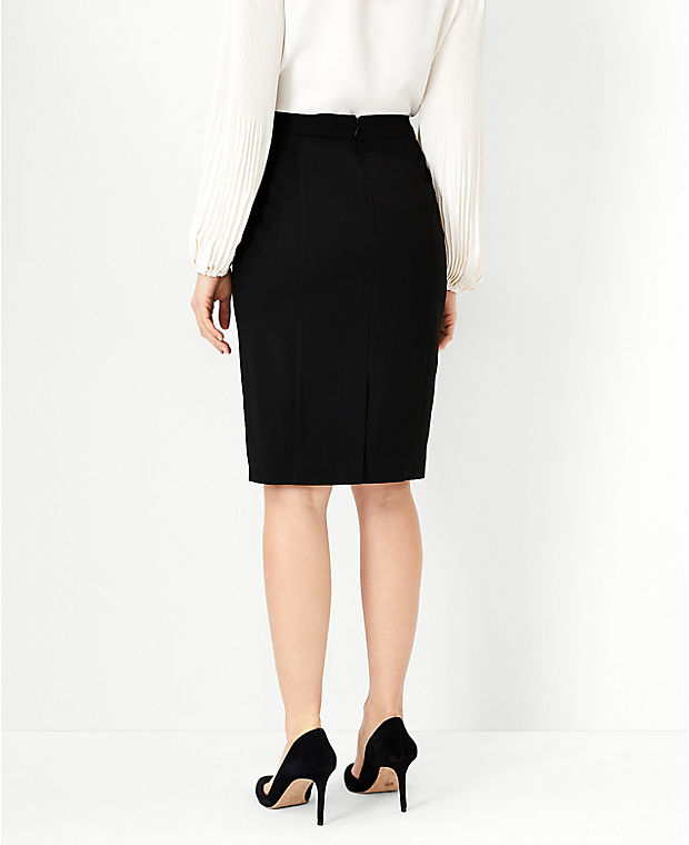 The Tall Seamed Pencil Skirt in Seasonless Stretch