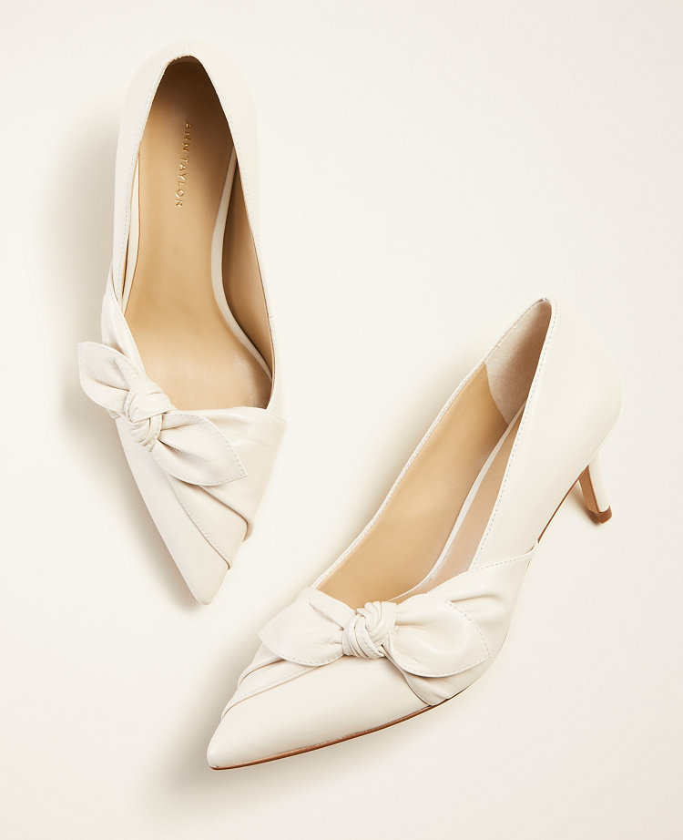 Ann taylor hot sale bow pumps