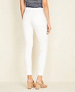 Frayed Sculpting Pocket Skinny Crop Jeans in White carousel Product Image 3