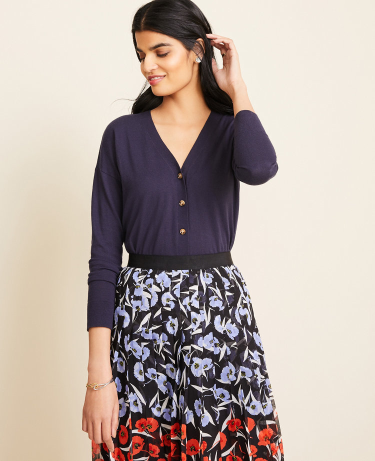 Cropped V-Neck Cardigan
