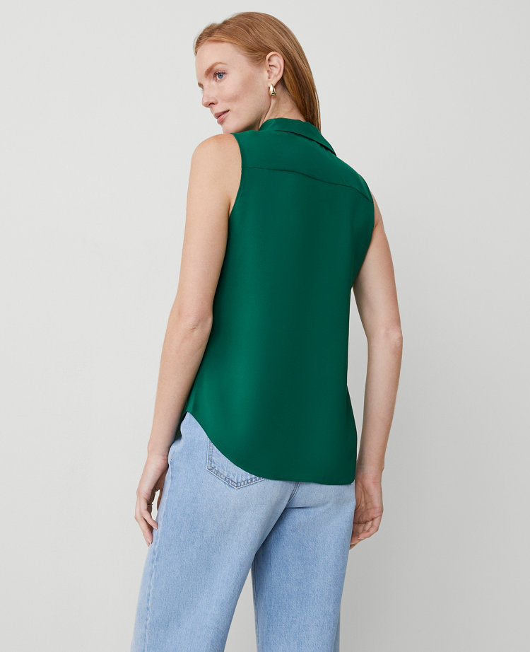 Sleeveless Essential Shirt