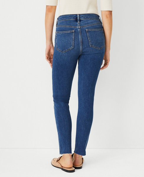 Sculpting Pocket Mid Rise Skinny Jeans in Mid Stone Wash