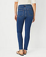 Sculpting Pocket Mid Rise Skinny Jeans in Mid Stone Wash carousel Product Image 2