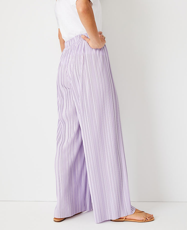 The Pleated Pull On Pant