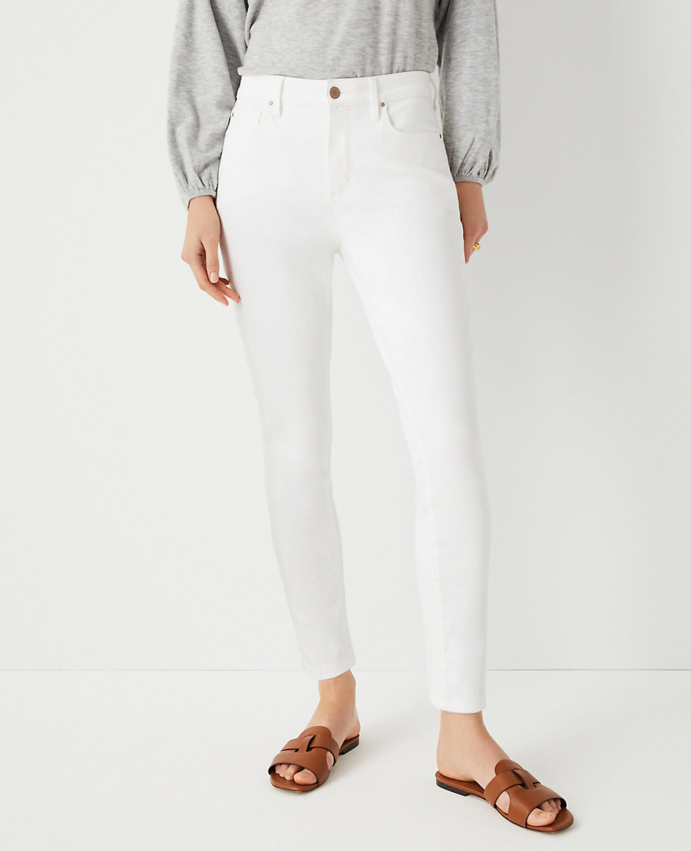 Petite Sculpting Pocket Mid Rise Skinny Jeans in White
