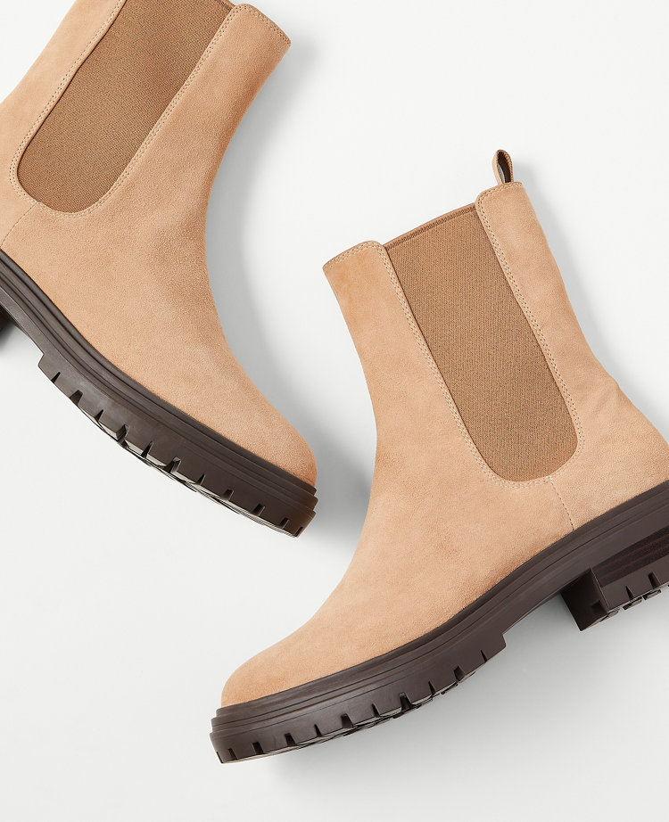 Ann taylor store chelsea boots