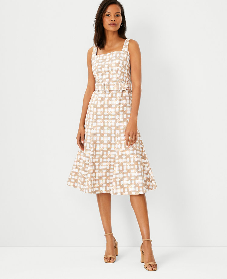 Big Bust Hourglass Dress Finds at Ann Taylor –