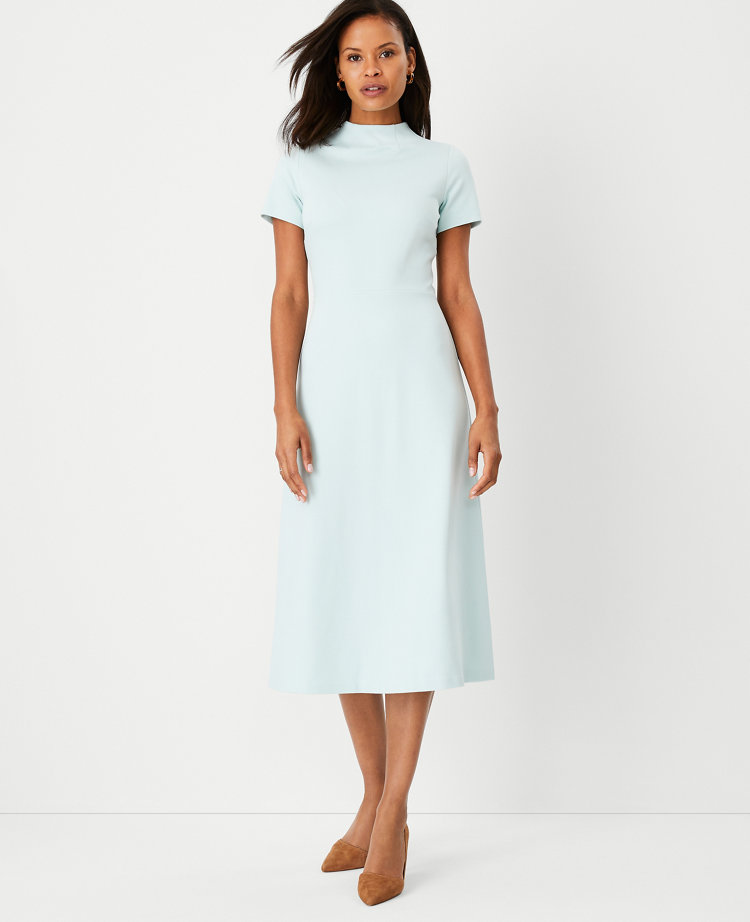 Big Bust Hourglass Dress Finds at Ann Taylor –