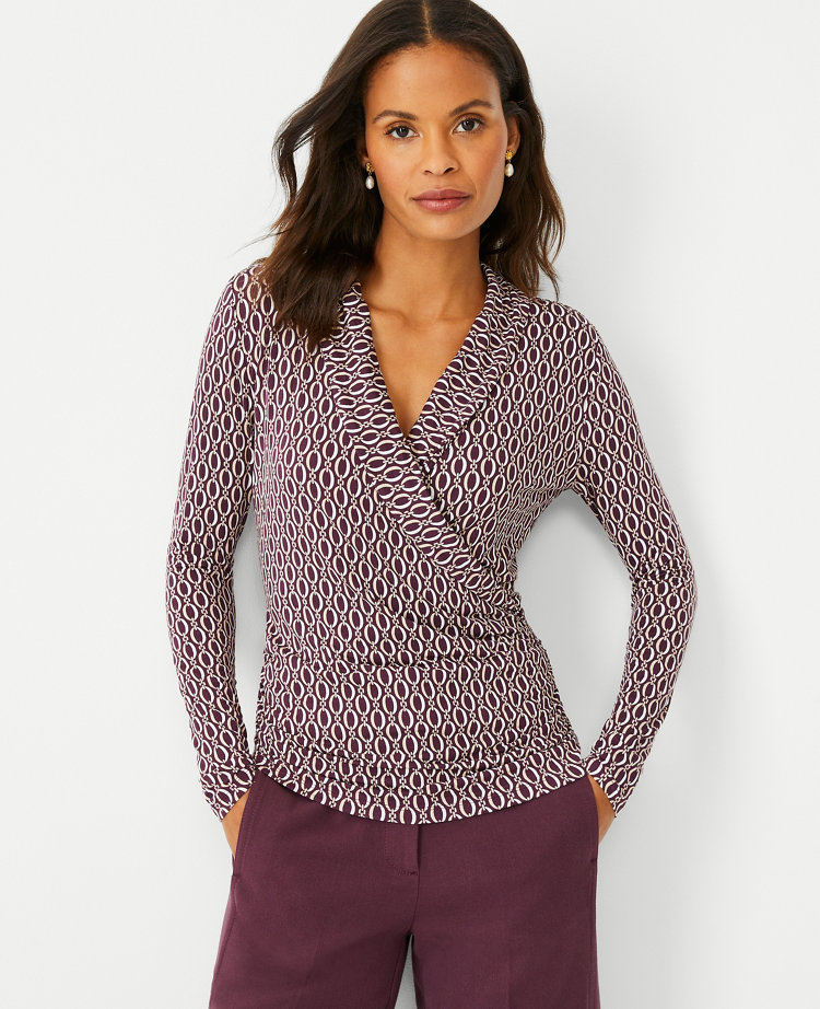 skilsmisse At mærke Chain Print Shawl Collar Wrap Top