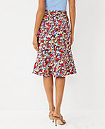 Curvy Floral Seamed Midi Skirt carousel Product Image 2