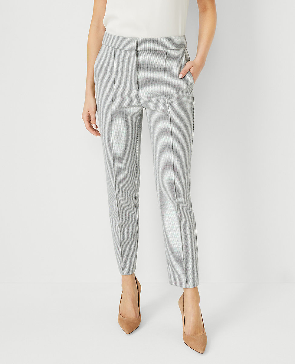 The Petite Eva Ankle Pant in Houndstooth Knit - Curvy Fit