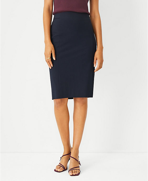 The Seamed Pencil Skirt in Seasonless Stretch