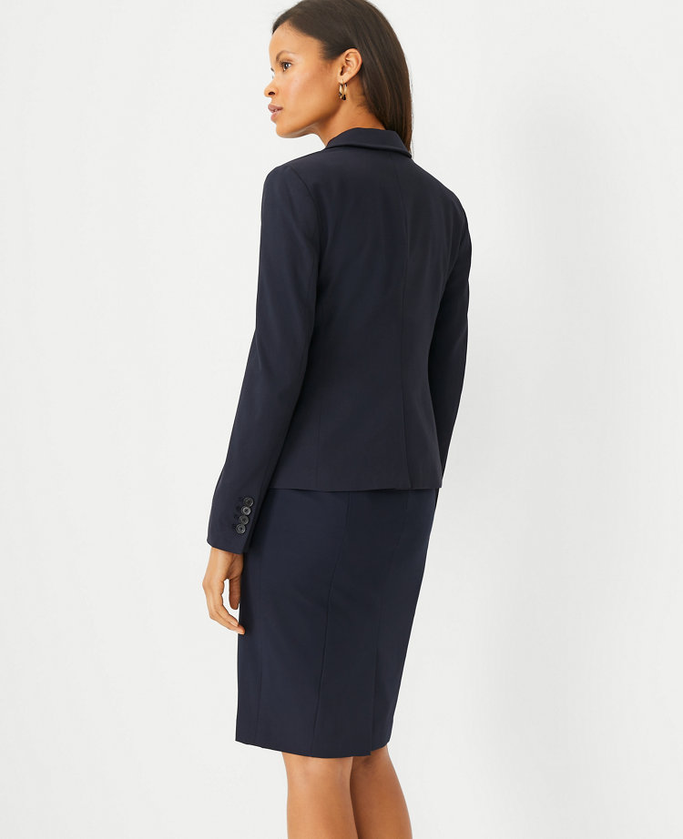 Ann Taylor The Petite Notched One Button Blazer in Seasonless Stretch Size 2 Nocturne Navy Women's