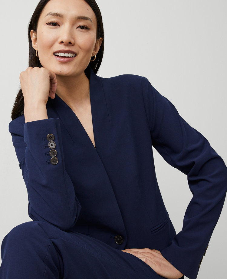 Navy blue suit outlet women