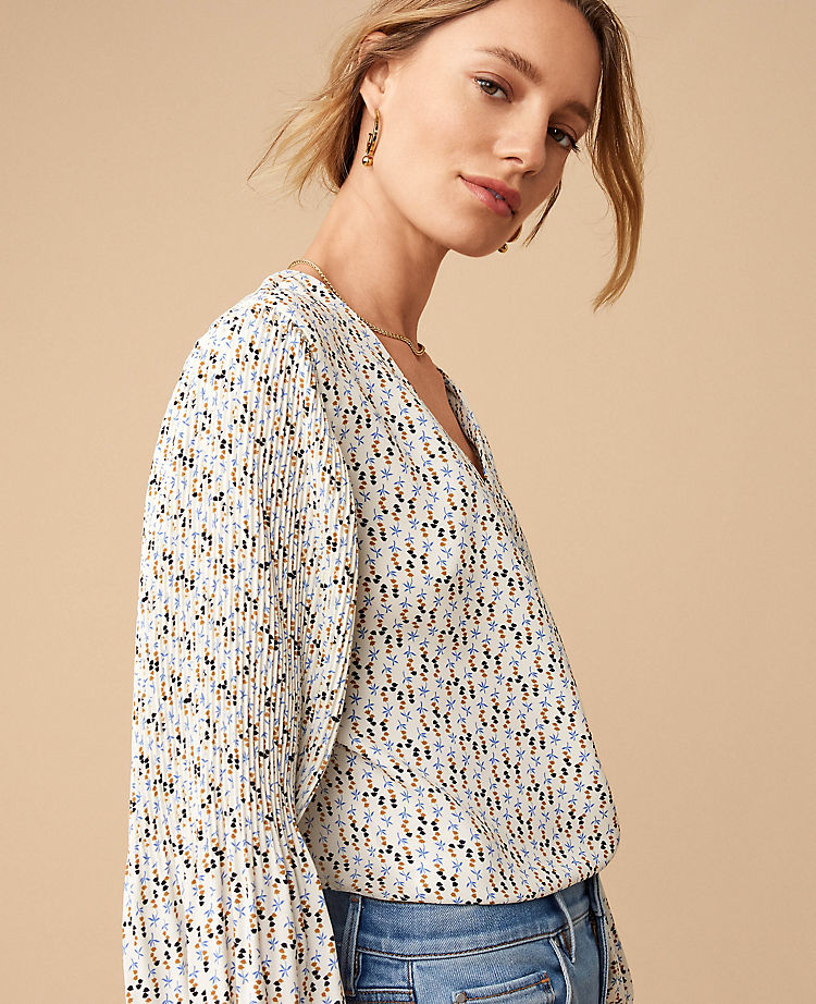 Petite Floral Pleated Sleeve V-Neck Popover