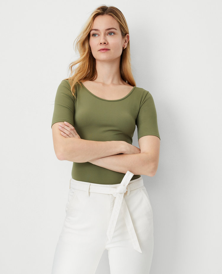 Seamless Scoop-Neck Bralette in Green