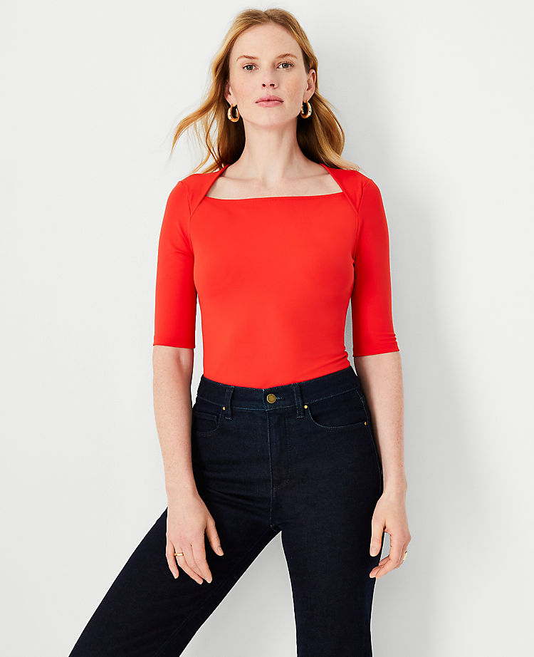 Refined Stretch Envelope Neck Top
