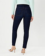 Petite Curvy Sculpting Pocket High Rise Skinny Jeans in Rinse Wash carousel Product Image 2