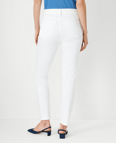 Curvy Sculpting Pocket Mid Rise Skinny Jeans in White