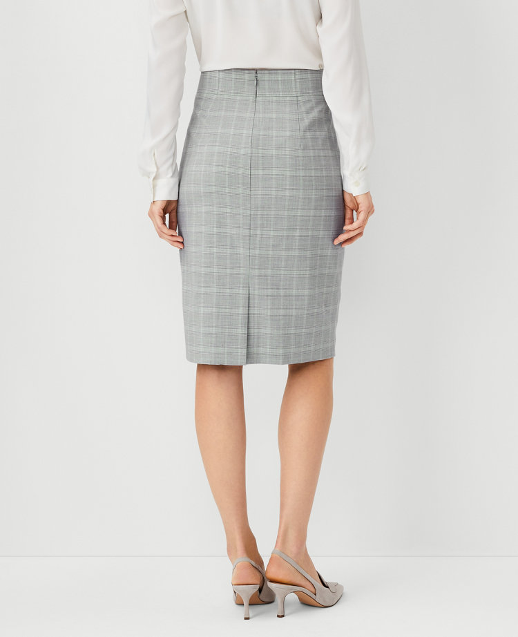 The Petite High Waist Seamed Pencil Skirt in Plaid