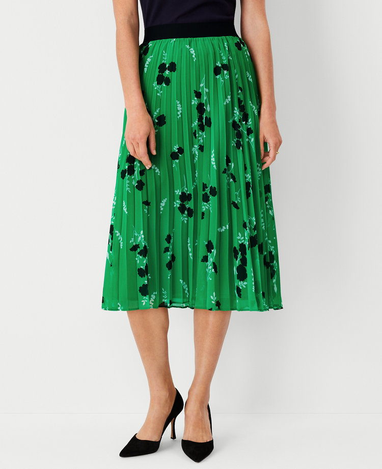 Green pleated midi 2025 skirt ann taylor