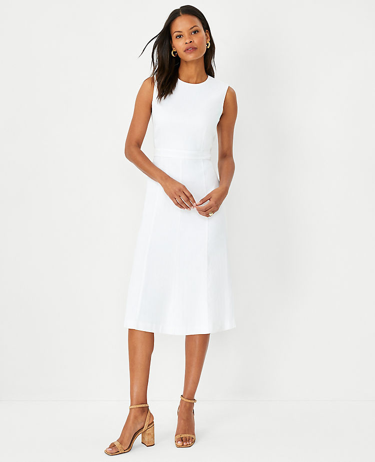 The Crew Neck Flare Dress in Linen Blend