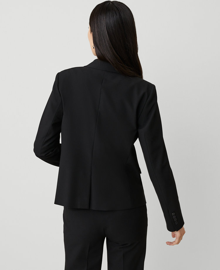 The Notched One Button Blazer in Seasonless Stretch