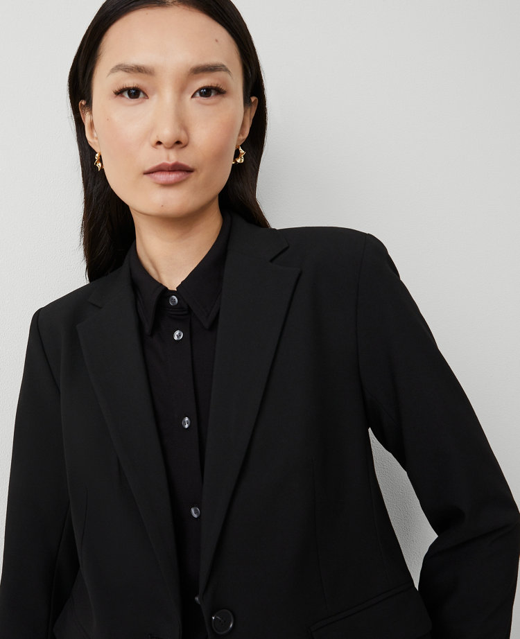 The Notched One Button Blazer in Seasonless Stretch