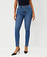 Curvy Sculpting Pocket High Rise Skinny Jeans in Classic Mid Wash carousel Product Image 1