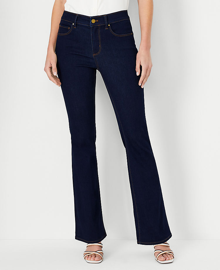 Petite Sculpting Pocket Mid Rise Boot Cut Jeans in Rinse Wash
