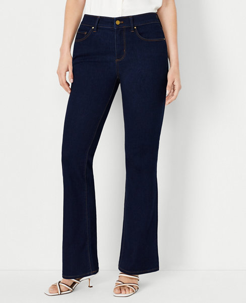 Mid Rise Boot Cut Jeans in Rinse Wash - Curvy Fit