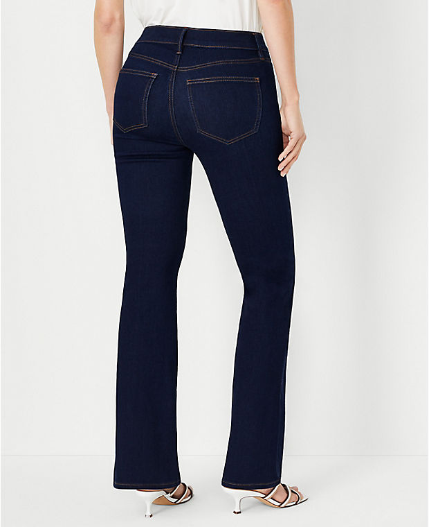 Petite Mid Rise Boot Cut Jeans in Rinse Wash - Curvy Fit