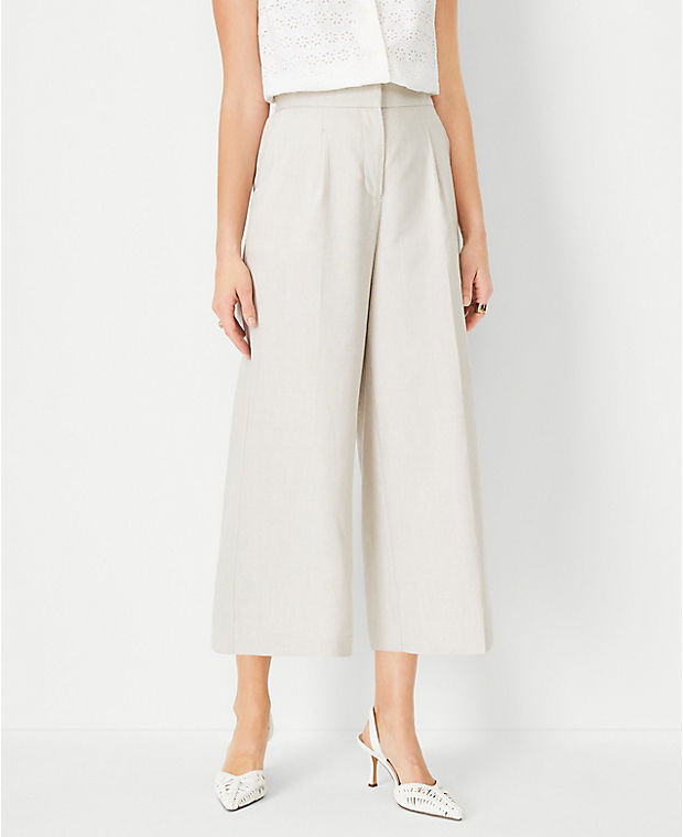 The Petite Pleated Culotte Pant in Linen Blend