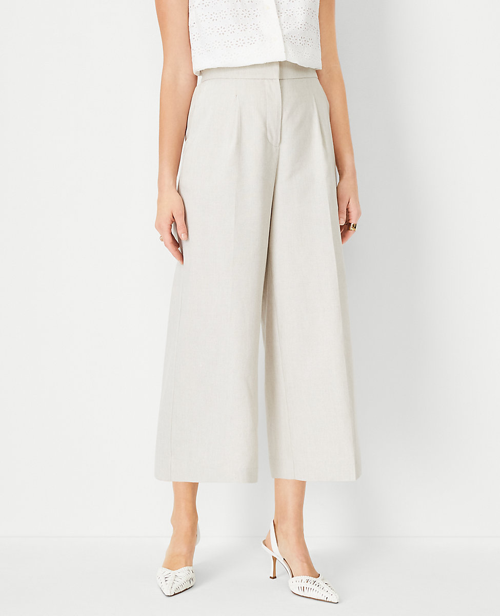 The Petite Pleated Culotte Pant in Linen Blend
