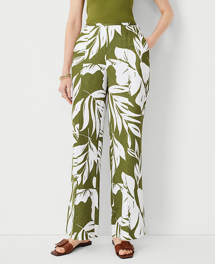 The Seamed Side Zip Straight Pant in Tropical Print - Curvy Fit