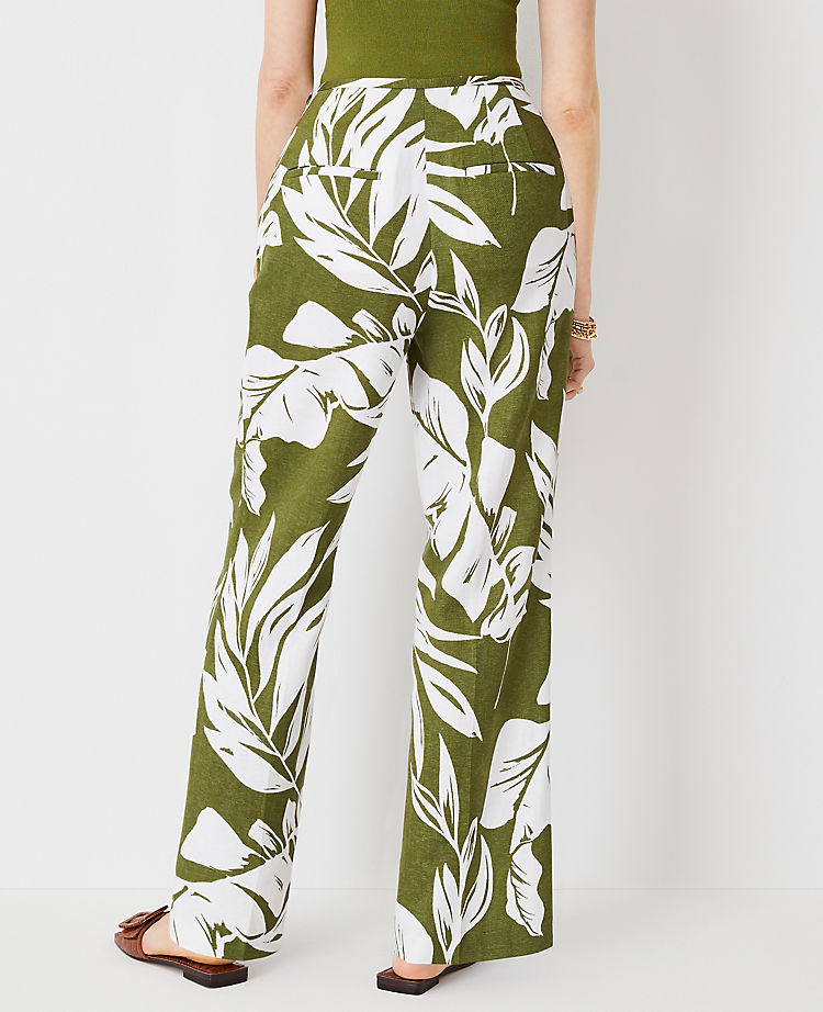 The Petite Seamed Side Zip Straight Pant in Tropical Print - Curvy Fit