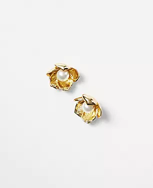 Pearlized Flower Stud Earrings carousel Product Image 1