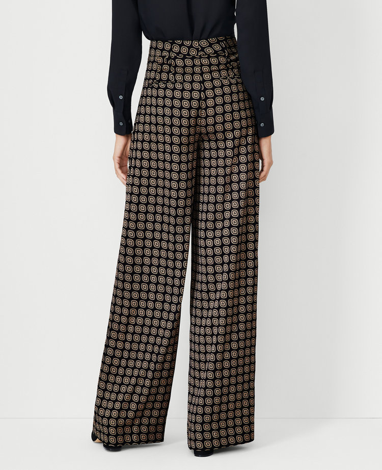 The Petite Pleated Wide Leg Pant in Geo Satin