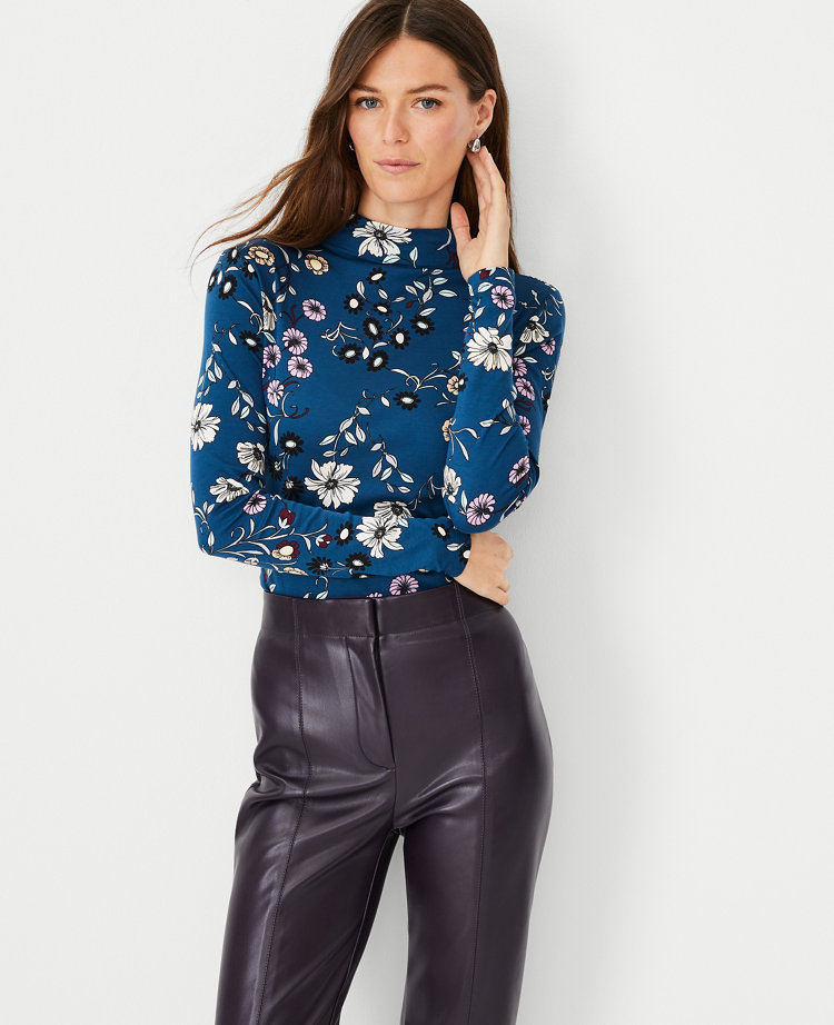 Patterned turtleneck top hotsell