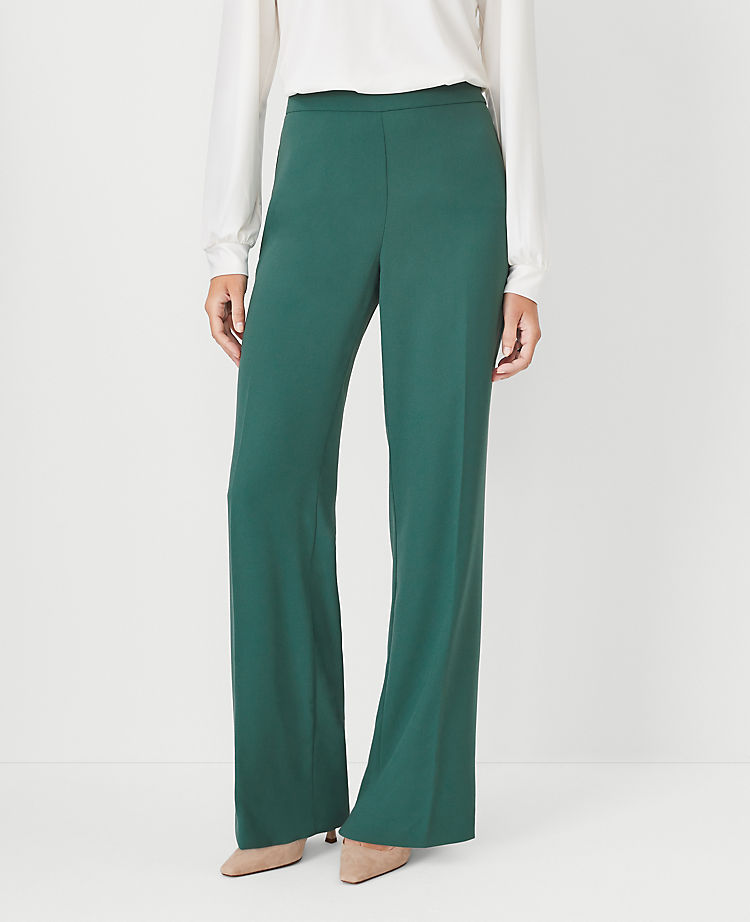 The Petite Side Zip Straight Pant in Crepe