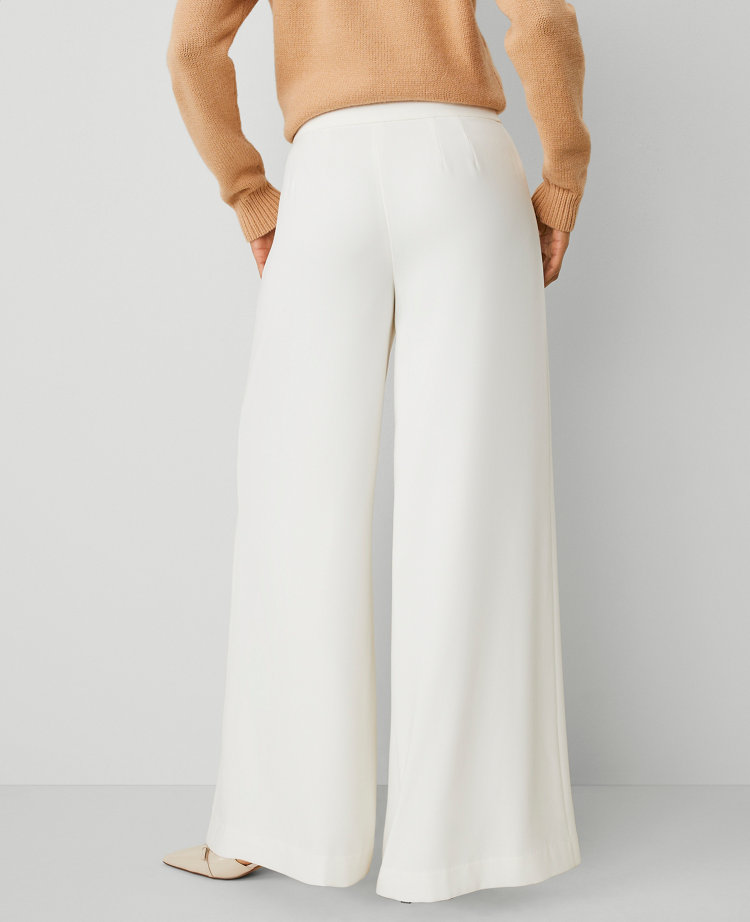 The Petite Dramatic Wide-Leg Crepe Pant