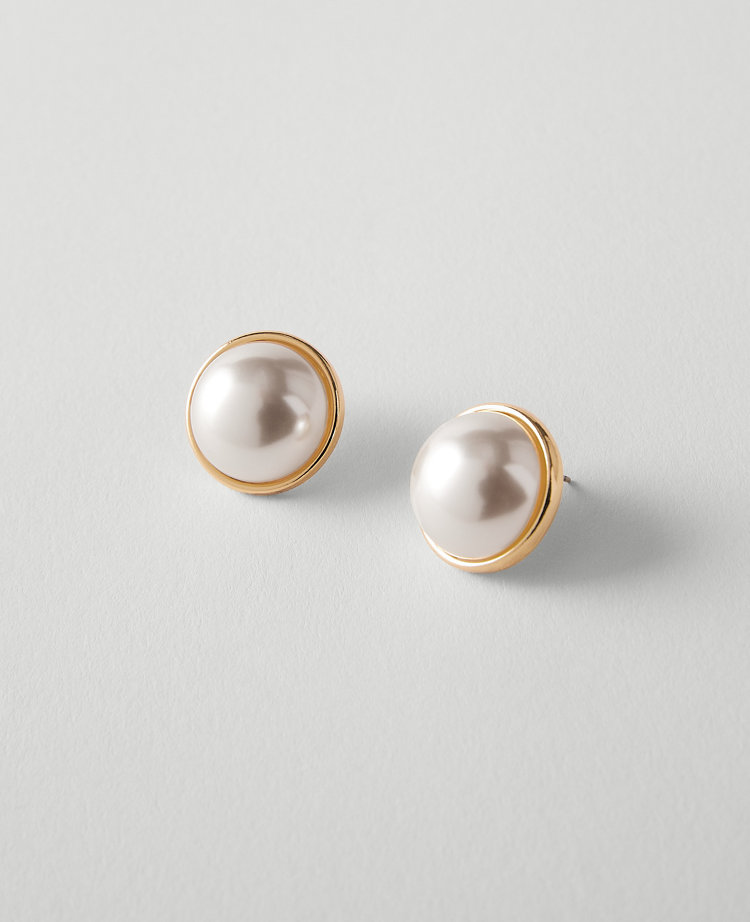 Ann Taylor Pearlized Circle Stud Earrings