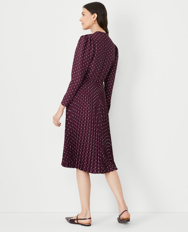 Geo Pleated Long Sleeve Flare Dress