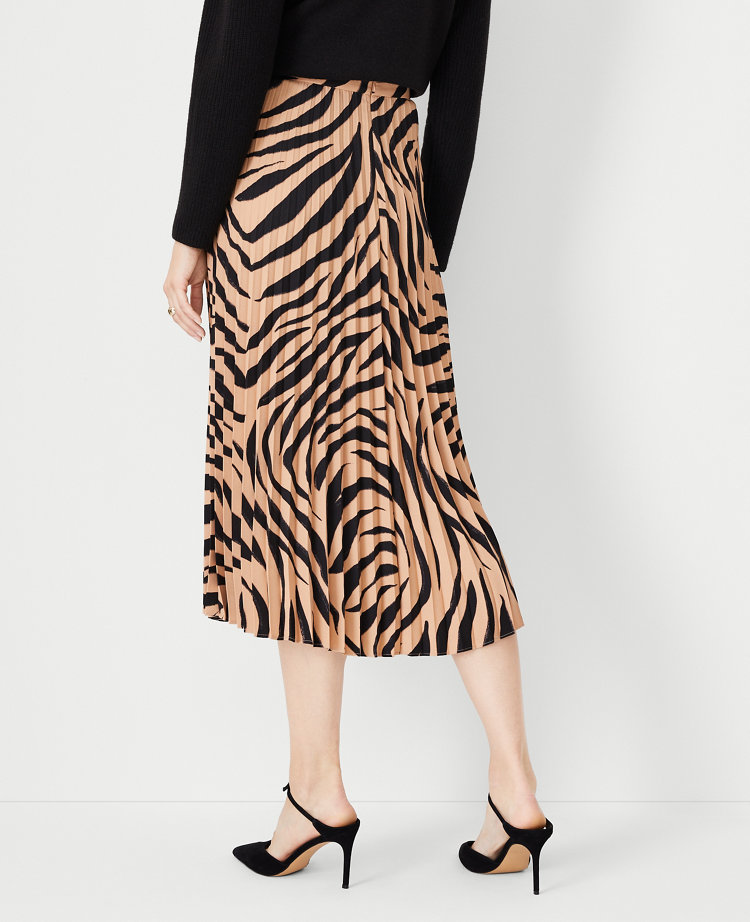 Tiger print outlet skirt