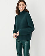 Ribbed Relaxed Turtleneck Sweater carousel Product Image 3